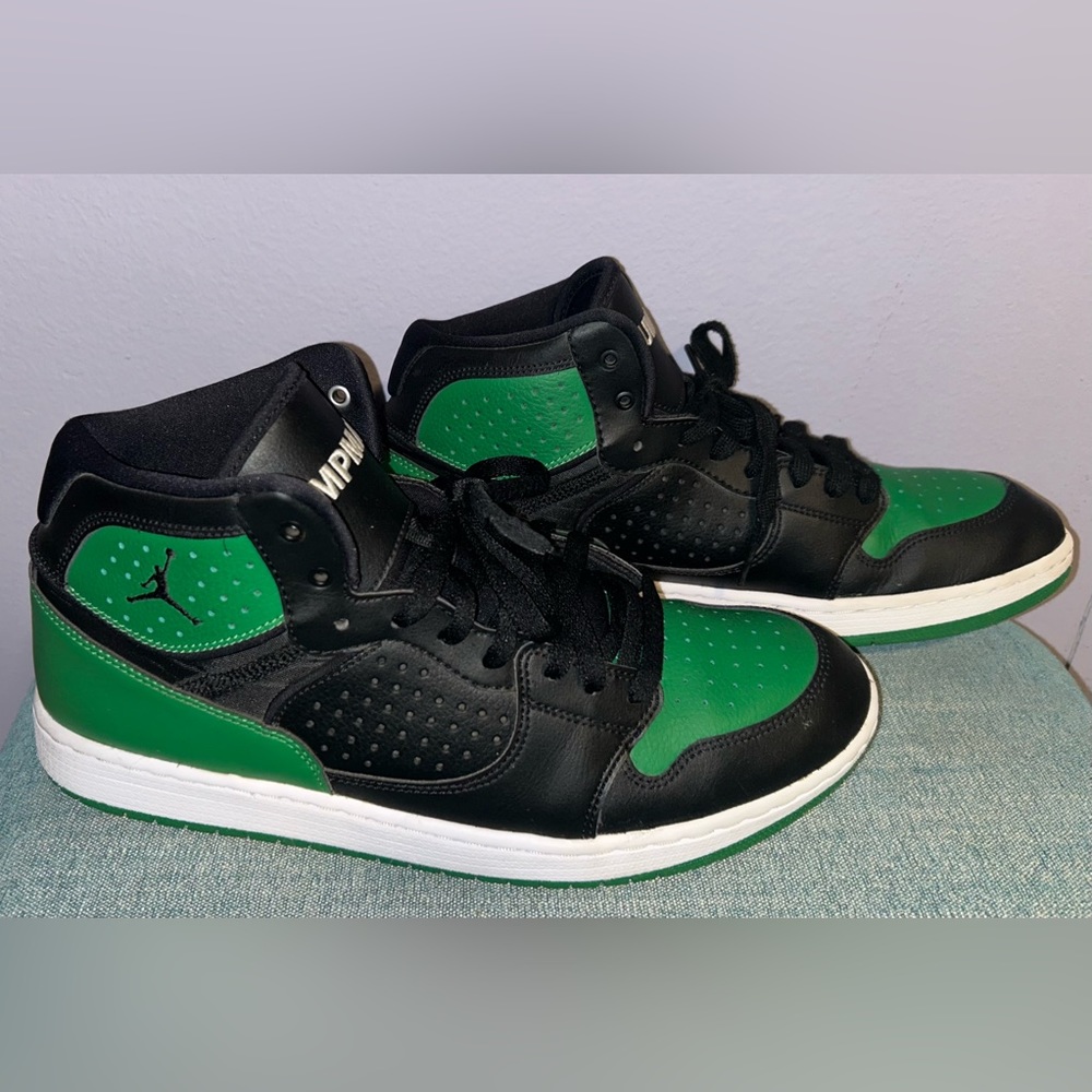 Jordan Acces Men’s Black/aloe Verde/ White Size 11.5